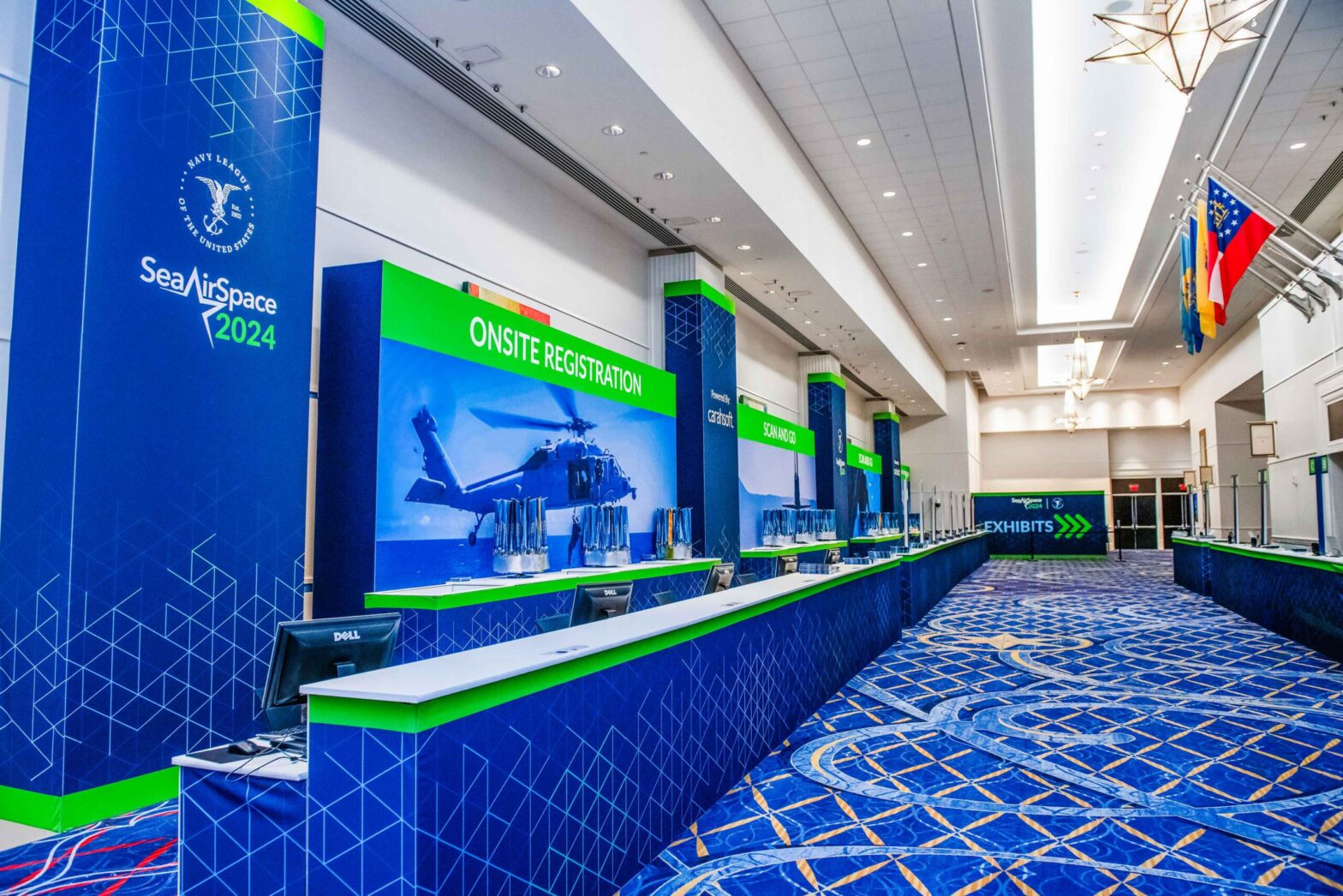 Hybrid Event Displays vs Traditional Booths of Trade Shows